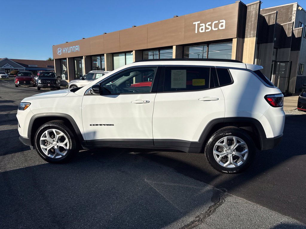 Used 2024 Jeep Compass Latitude AWD/4WD image 10