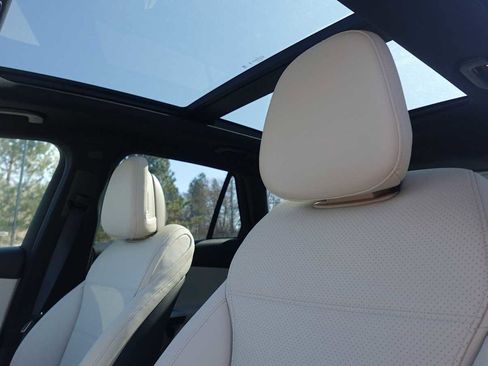 New 2026 Mercedes-Benz GLC 300 4MATIC image 32