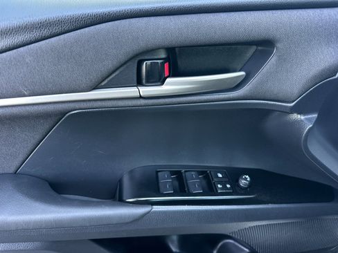 Used 2025 Toyota Camry LE FWD image 10
