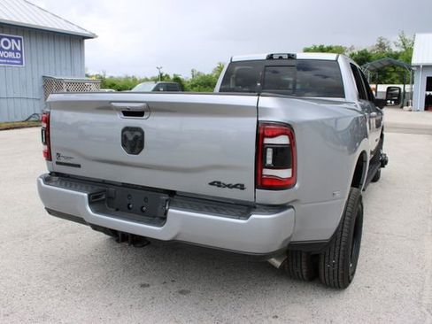 Used 2024 RAM 3500 Big Horn w/ Night Edition AWD/4WD image 11