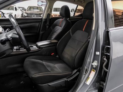 Used 2020 Nissan Sentra SR w/ Lighting Package image 31