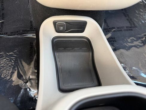 Certified 2023 Chrysler Pacifica Touring-L FWD image 24