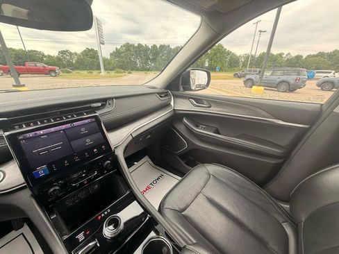 Used 2021 Jeep Grand Cherokee L Limited AWD/4WD image 25