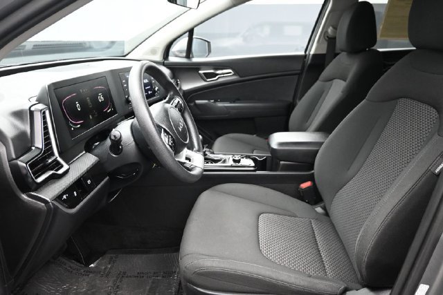 Used 2024 Kia Sportage LX FWD image 7