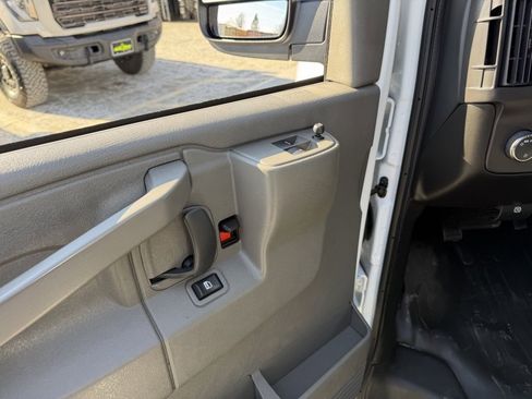 Used 2024 GMC Savana 2500 w/ Driver Convenience Package image 16