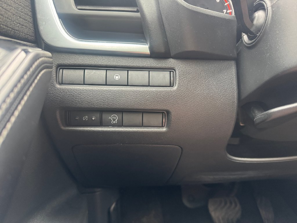 Used 2023 Nissan Rogue SV FWD image 16
