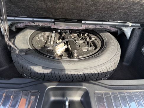 Used 2021 Mercedes-Benz GLS 450 4MATIC image 45