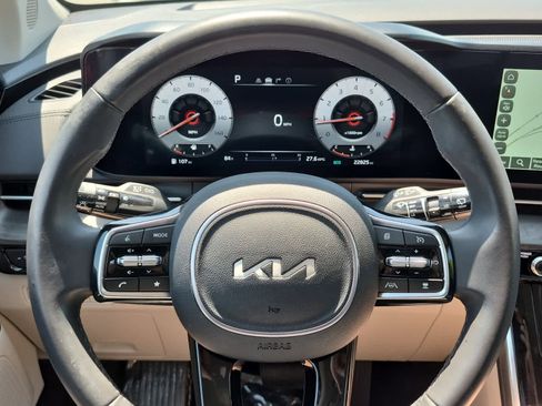 Used 2024 Kia Carnival SX FWD image 17