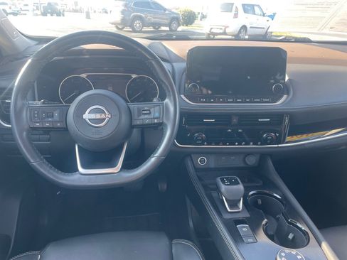 Used 2023 Nissan Rogue SL w/ SL Premium Package image 10