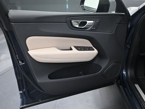 New 2026 Volvo XC60 T8 Plus w/ Protection Package Premier AWD/4WD image 11