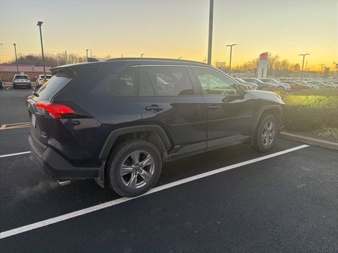 Used 2022 Toyota RAV4 XLE image 12