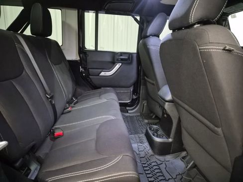 Used 2015 Jeep Wrangler Unlimited Sahara w/ Connectivity Group image 19