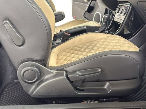 Used 2019 Volkswagen Beetle 2.0T Final Edition SEL image 19