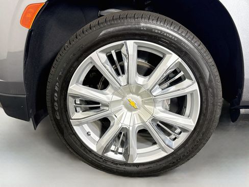 Used 2021 Chevrolet Tahoe High Country w/ Premium Package RWD image 38