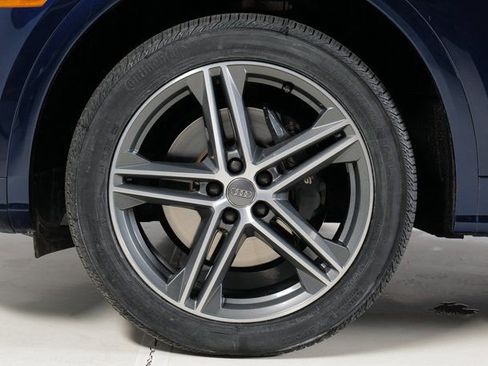 Used 2019 Audi SQ5 Premium Plus w/ Premium Plus Package image 31