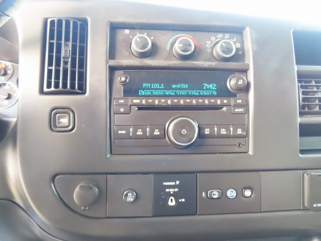 Used 2015 Chevrolet Express 2500 RWD image 18