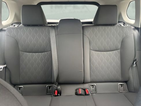 Used 2025 Toyota Corolla Cross LE image 10