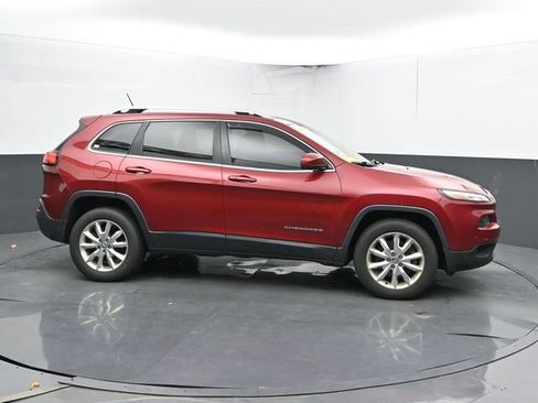 Used 2015 Jeep Cherokee Limited w/ Luxury Group AWD/4WD image 4