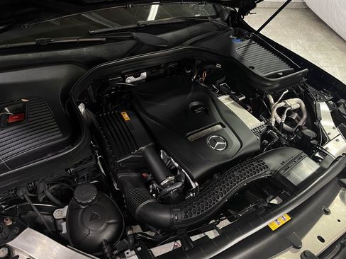 Used 2019 Mercedes-Benz GLC 300 4MATIC w/ AMG Line image 43