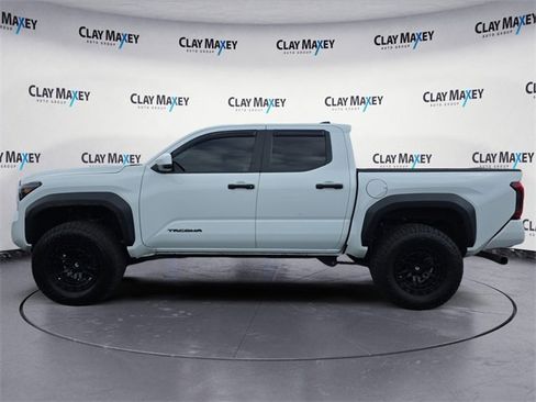 Used 2024 Toyota Tacoma TRD Sport image 2