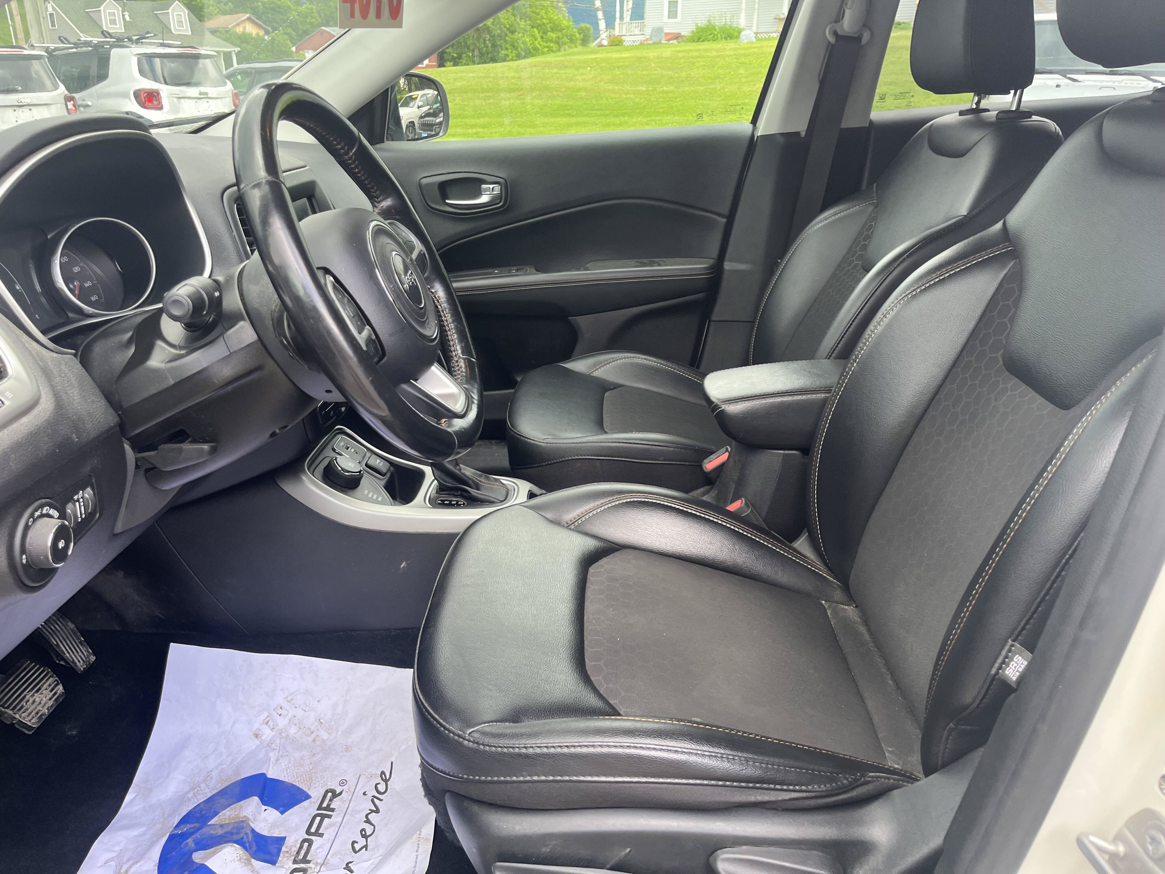 Certified 2019 Jeep Compass Latitude w/ Cold Weather Group AWD/4WD image 11