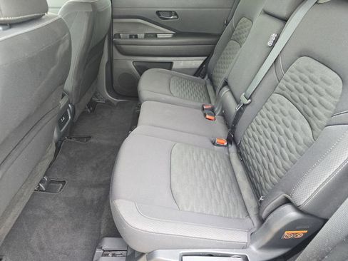 Used 2025 Nissan Pathfinder SV FWD image 15
