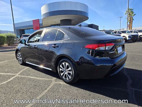 Used 2022 Toyota Corolla LE image 4