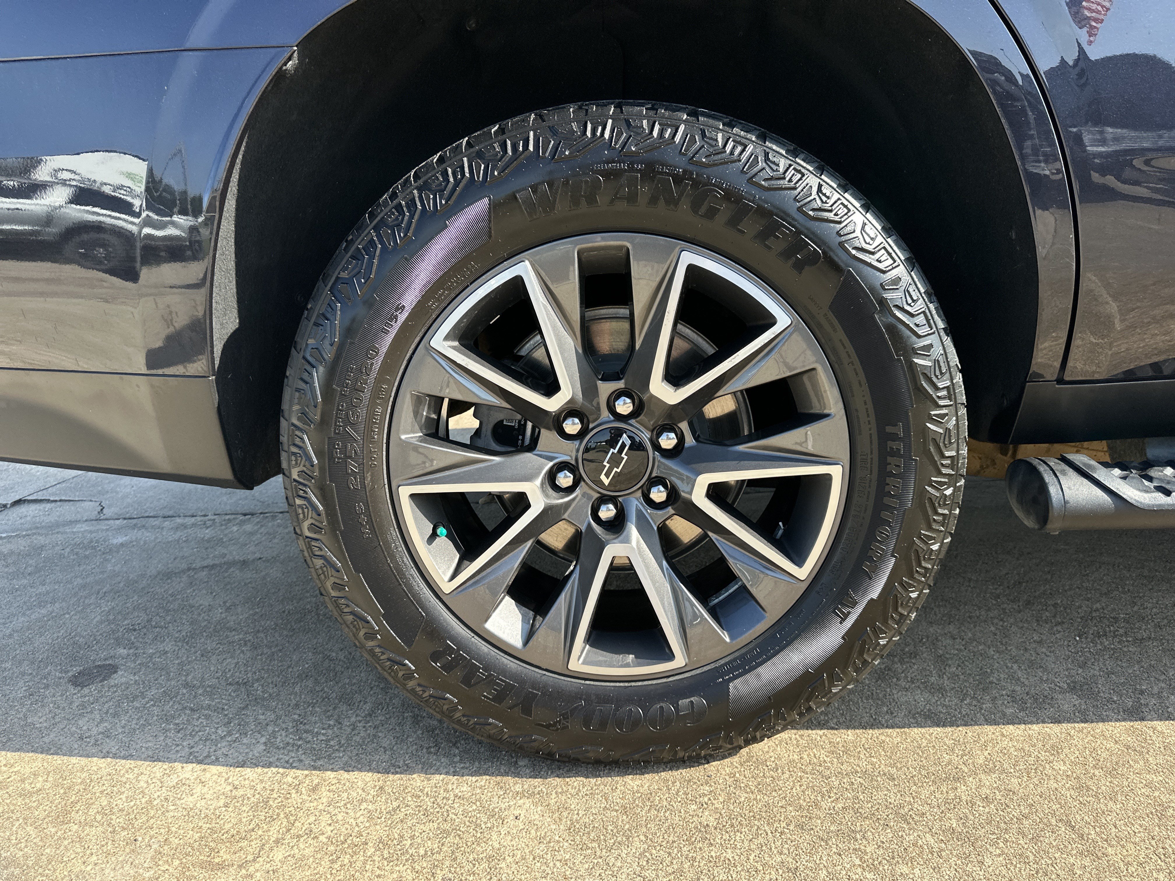 Certified 2024 Chevrolet Tahoe Z71 w/ Luxury Package AWD/4WD image 19