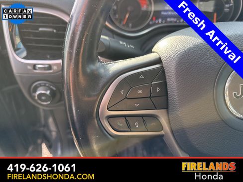 Used 2020 Jeep Cherokee Limited image 21