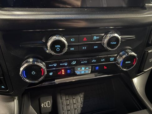 New 2025 Ford F150 Lariat w/ Equipment Group 501A Mid image 18