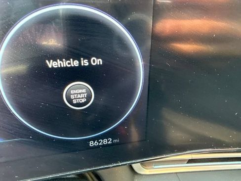 Used 2022 Hyundai Elantra Limited w/ Cargo Package FWD image 17