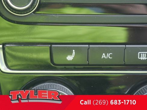 Used 2019 Volkswagen Passat 2.0T Wolfsburg w/ Wheels & Sunroof Package FWD image 33