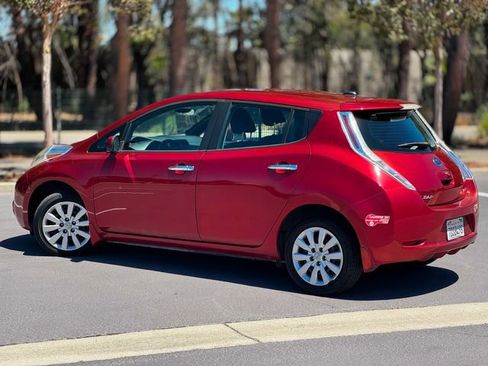 Used 2013 Nissan Leaf S w/ Charger Pkg FWD image 9