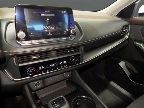 Used 2023 Nissan Rogue SV image 22