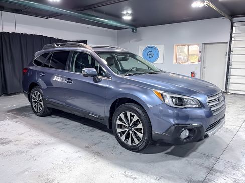 Used 2017 Subaru Outback 2.5i Limited image 2