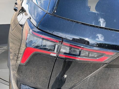 Used 2025 Chevrolet Equinox LT FWD image 25