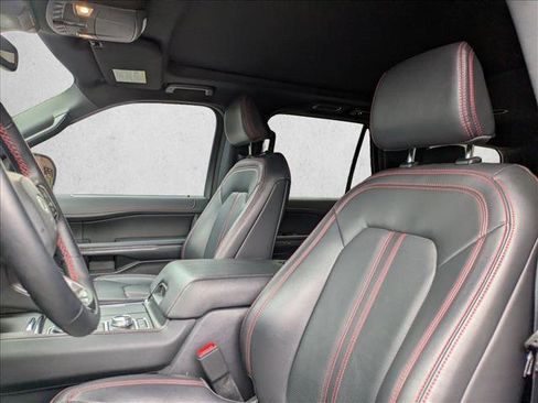Used 2023 Ford Expedition Limited image 11