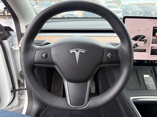 Used 2023 Tesla Model Y Long Range AWD/4WD image 18