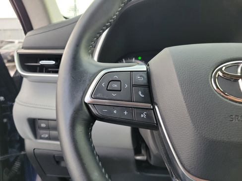 Used 2021 Toyota Highlander XLE image 22