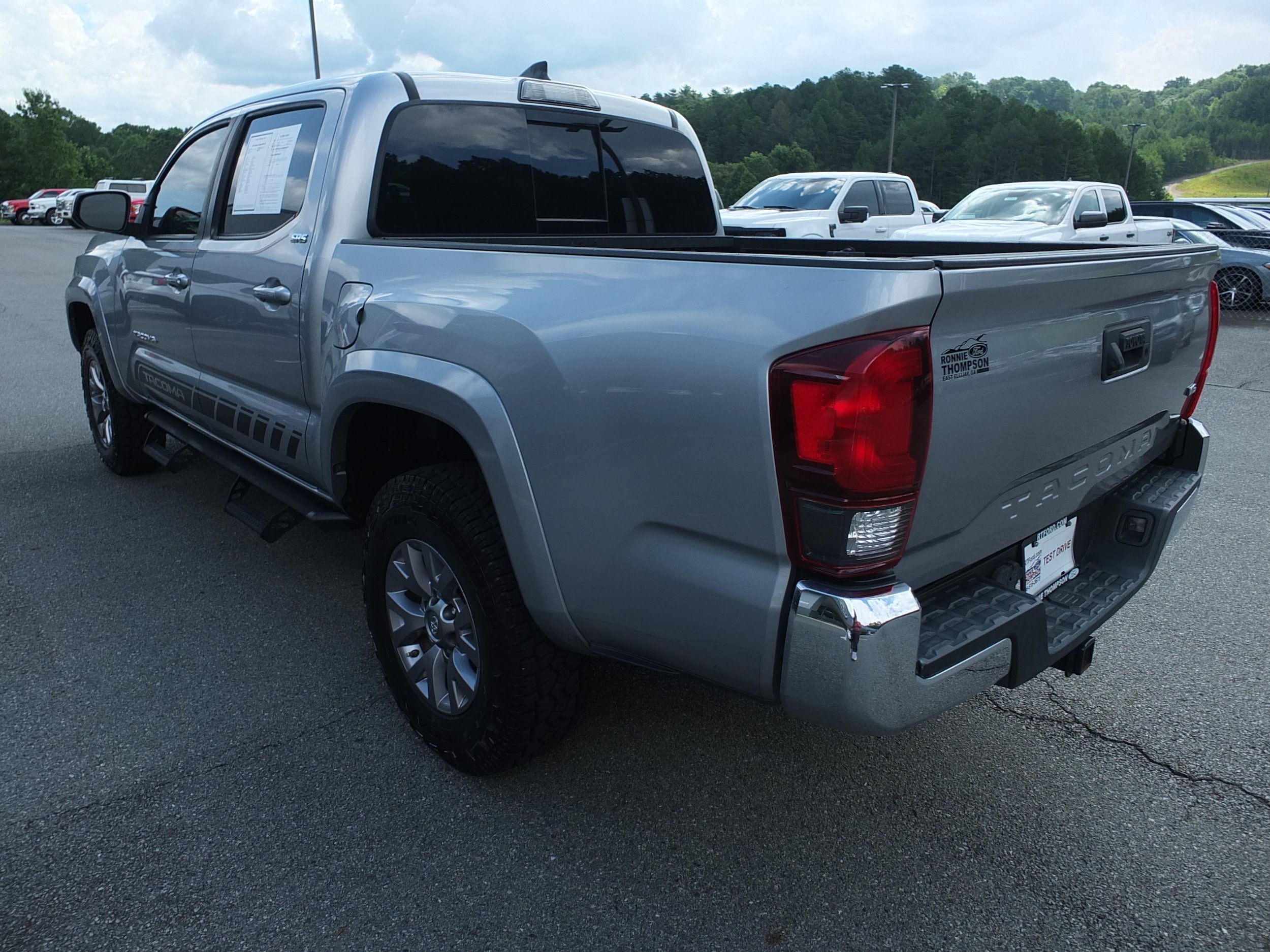Used 2019 Toyota Tacoma SR5 RWD image 5