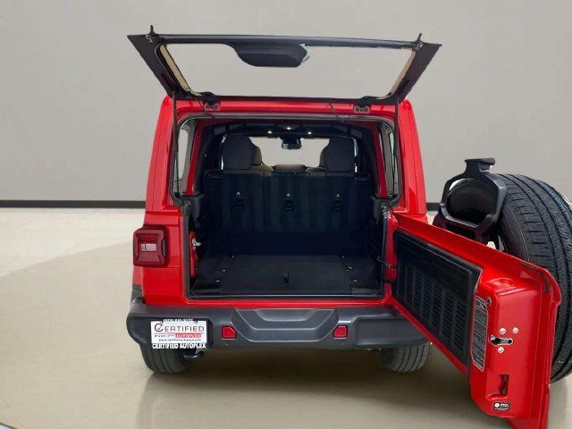 Used 2025 Jeep Wrangler Unlimited Sahara w/ Safety Group AWD/4WD image 93