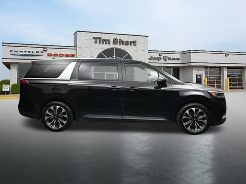 Used 2024 Kia Carnival EX FWD image 6