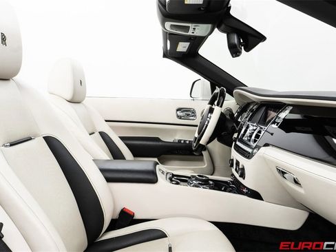 Used 2018 Rolls-Royce Dawn image 34