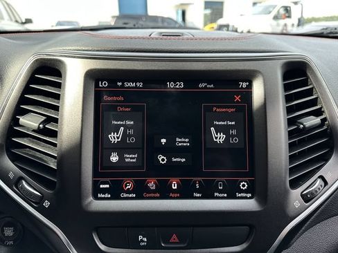 Used 2020 Jeep Cherokee Trailhawk w/ Comfort/Convenience Group AWD/4WD image 26