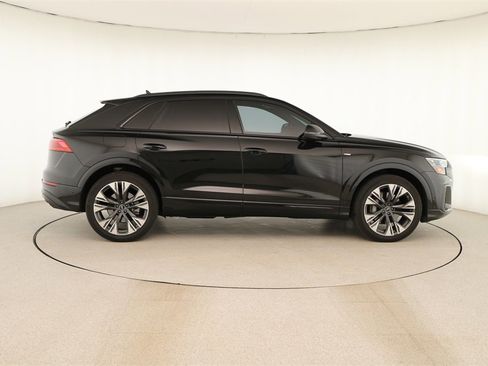 Used 2025 Audi Q8 Prestige w/ Prestige Package image 8