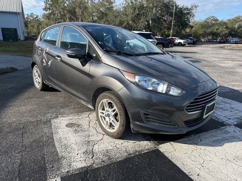 Used 2017 Ford Fiesta SE image 7