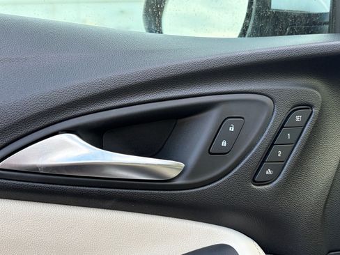 Used 2026 Buick Encore GX Avenir w/ Avenir Technology Package FWD image 8