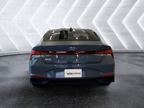Used 2022 Hyundai Elantra SEL w/ Convenience Package FWD image 5