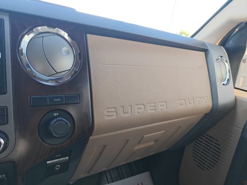 Used 2011 Ford F350 Lariat w/ Lariat Interior Pkg AWD/4WD image 19