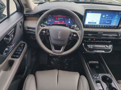 New 2026 Lincoln Corsair Grand Touring AWD/4WD image 16